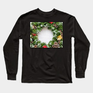 Close up of a Christmas Wreath with pine cones Long Sleeve T-Shirt